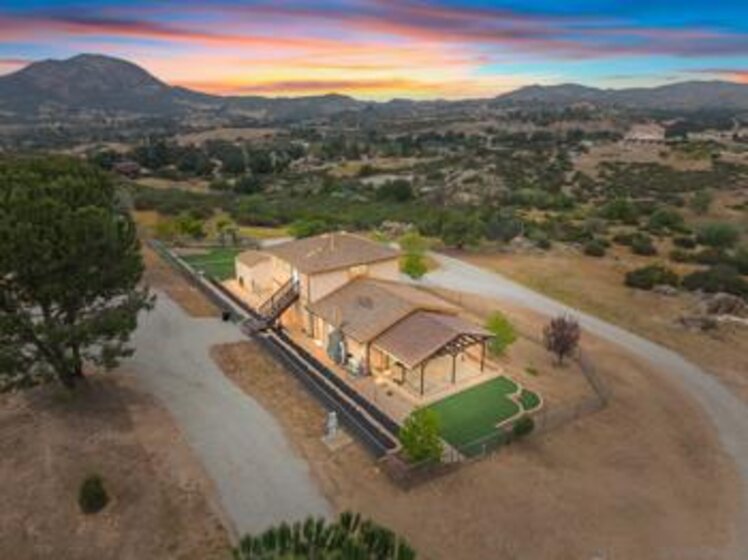 39260 Grassy Road Photo